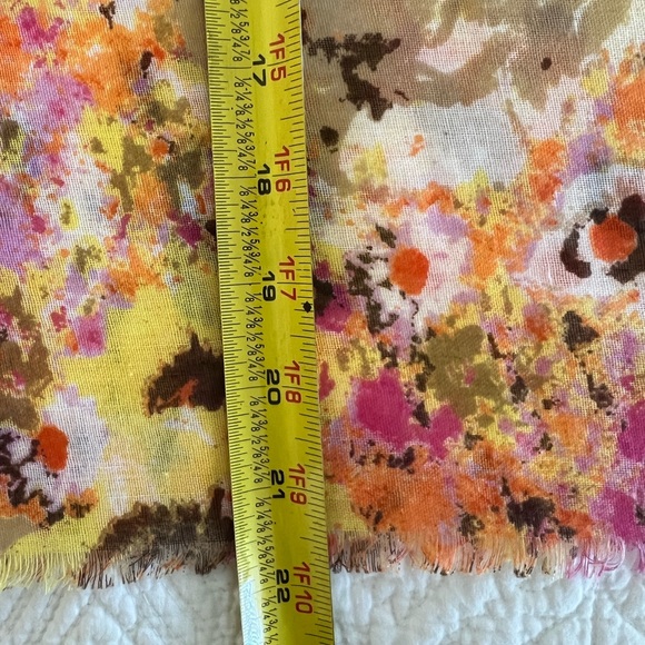 Pretty Spring Scarf - Picture 6 of 6